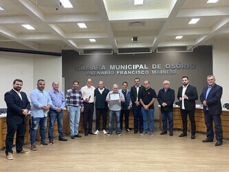 radio-litoral-jovem-pan-e-homenageada-com-outorga-de-votos-de-congratulacoes