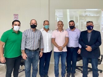 vereadores-acompanham-anuncios-de-destinacao-de-recursos-de-emenda-parlamentar-para-hospital-e-escolas