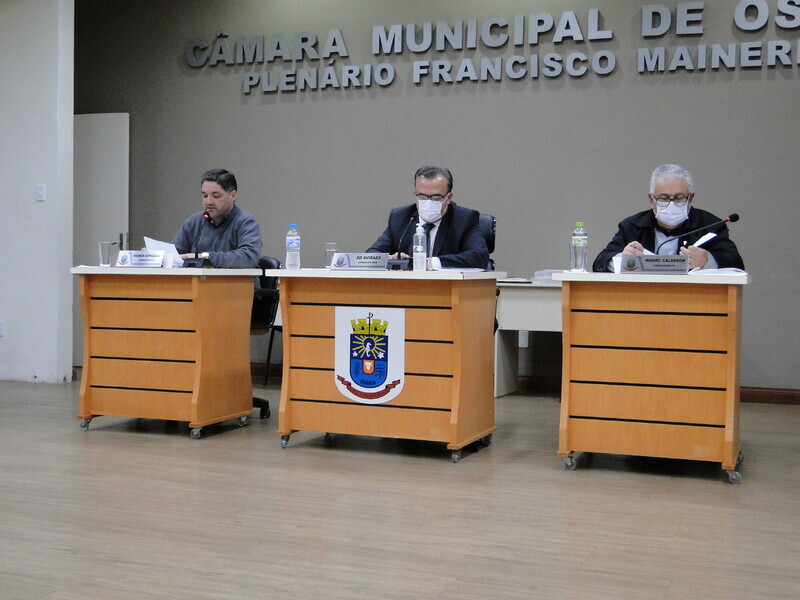 sessao-ordinaria-aprova-tres-projetos-de-lei-e-derruba-um-veto