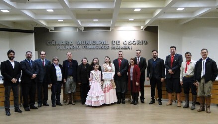 camara-homenageou-a-1-prenda-juvenil-da-23-regiao-tradicionalista