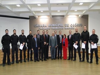 policiais-civis-sao-homenageados-com-votos-de-congratulacoes-pelo-legislativo-osoriense
