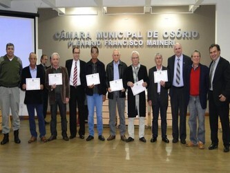 primeira-turma-de-militares-do-8-bpm-de-osorio-receberam-votos-de-congratulacoes-na-camara