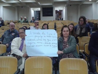 moradores-do-bairro-serramar-protestam-vinda-da-fase