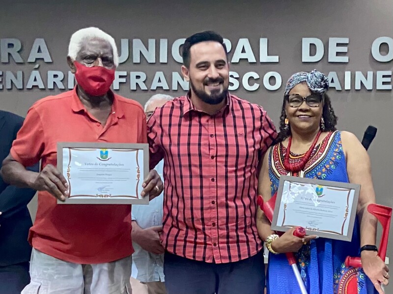 legislativo-homenageou-cidadas-e-cidadaos-com-outorga-de-votos-de-congratulacoes