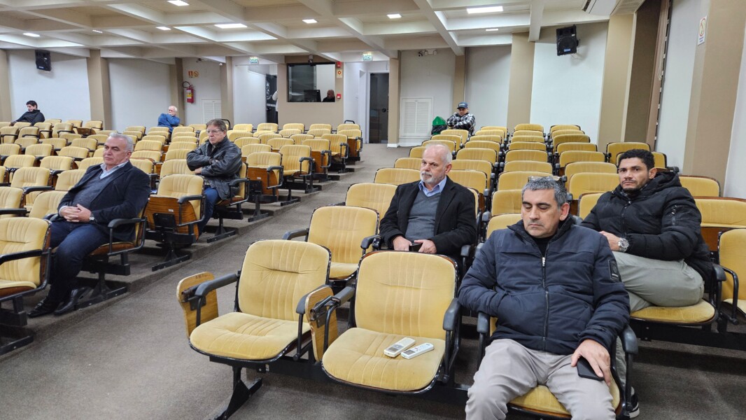 Público durante sessão.jpg